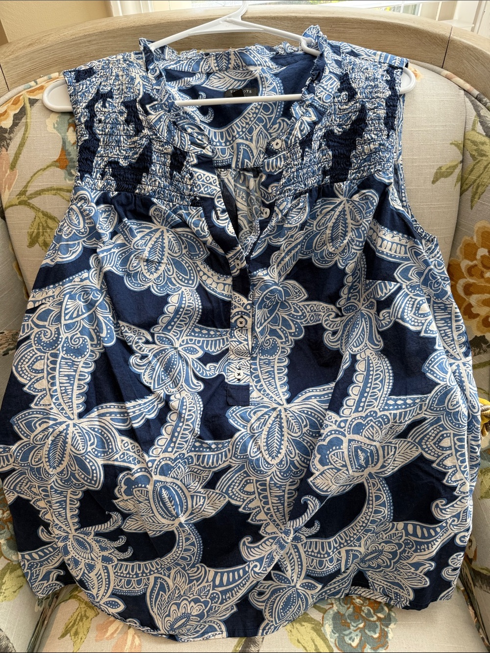 Talbots Women's Navy and White Sleeveless Top Sz 1x